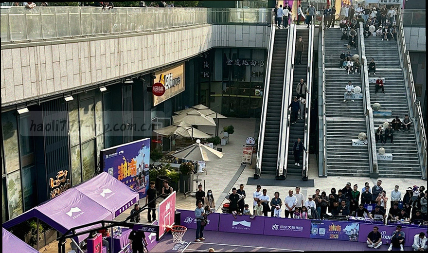 四级递进的阶梯图形，每一级标注一个询价环节名称，轮廓由发丝线勾出